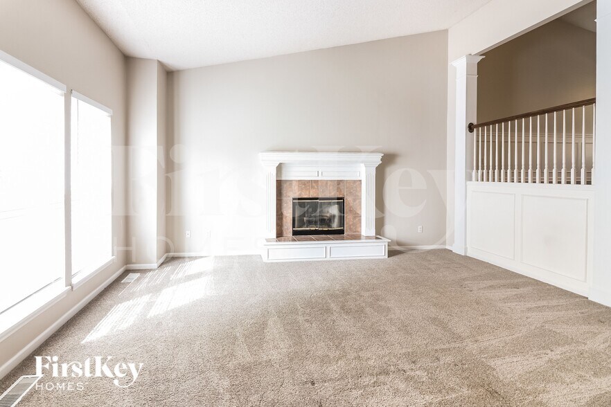 Building Photo - 15140 W 157th Terrace