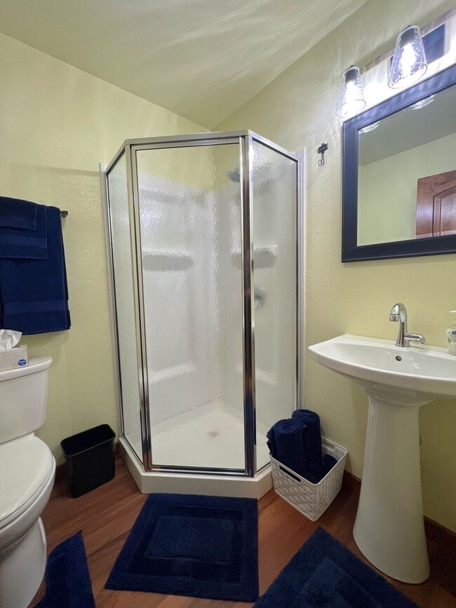 Building Photo - SEASONAL FURNISHED RENTAL