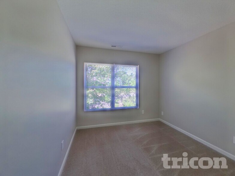 Building Photo - 412 Bent Leaf Ct