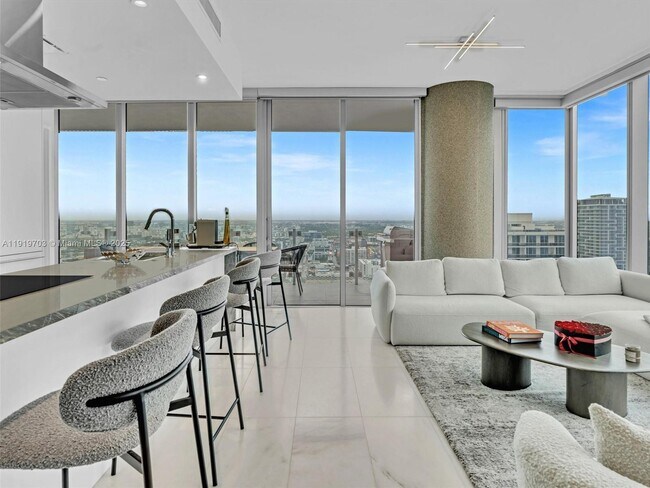 Building Photo - 700 NE 26th Terrace