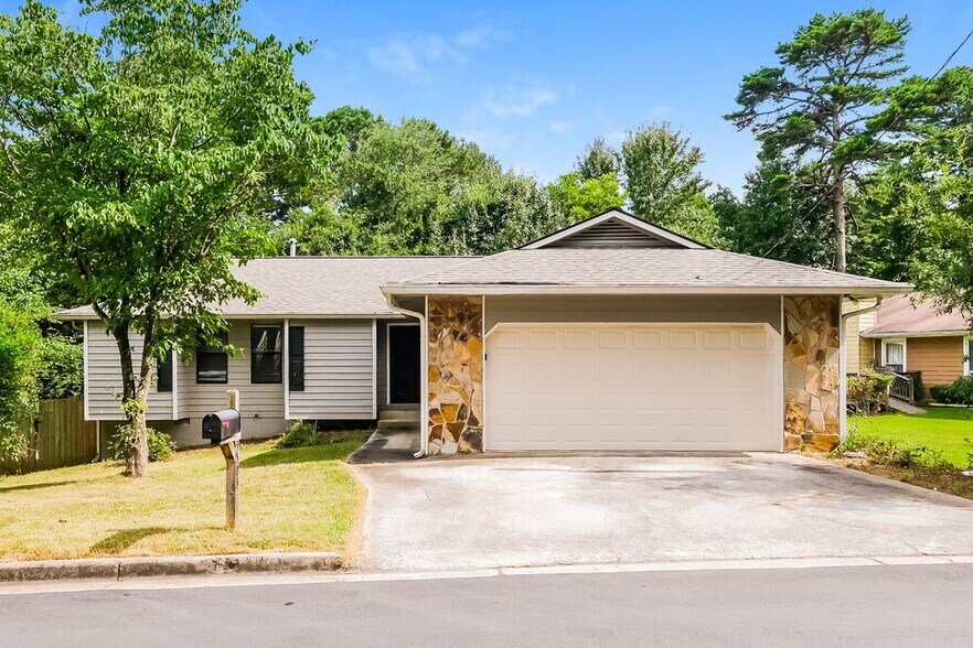 Primary Photo - 5503 Springwood Ln