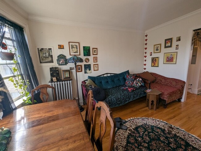 Building Photo - Newly Renovated 1 Bedroom in Rogers Park/L...
