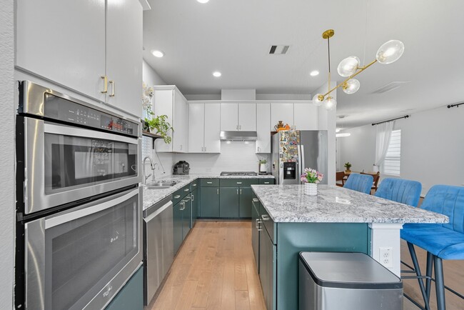 Building Photo - 8624 Cedar Plains Ln