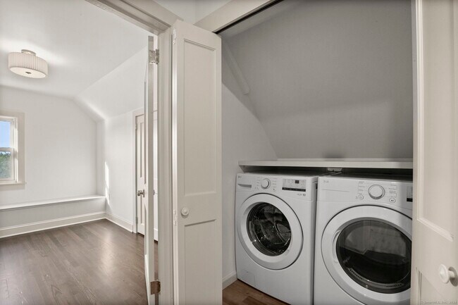 Building Photo - 109 Byram Rd