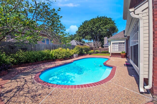 Building Photo - 14127 Swallowfield Dr