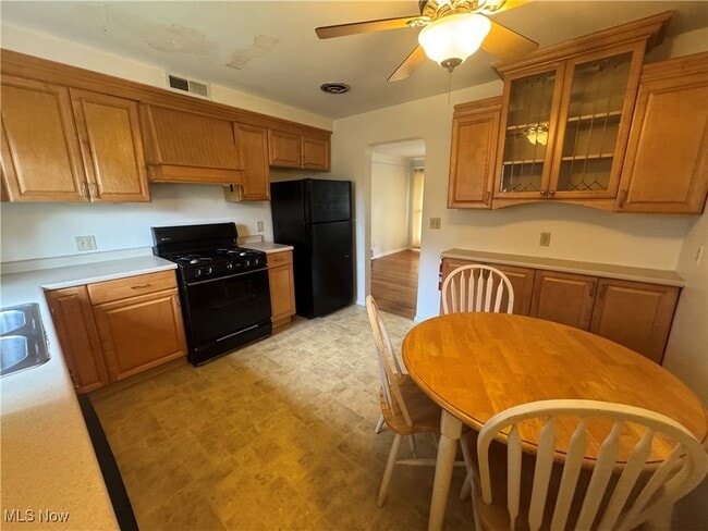 Building Photo - 2730 Columbia Rd