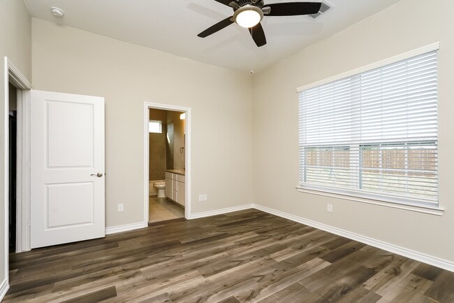 Floorplan - The Residences at Rayzor Ranch