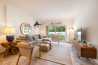 Building Photo - 100 Edgewater Dr