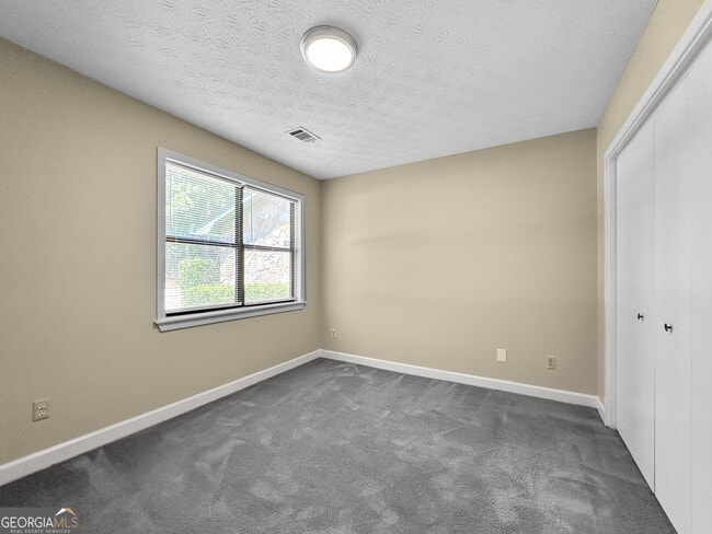 Building Photo - 1616 Golf Link Dr