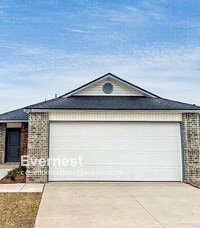 Building Photo - 3-Room Home with Modern Amenities and Idea...