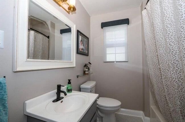 Building Photo - 223 Congress Ave