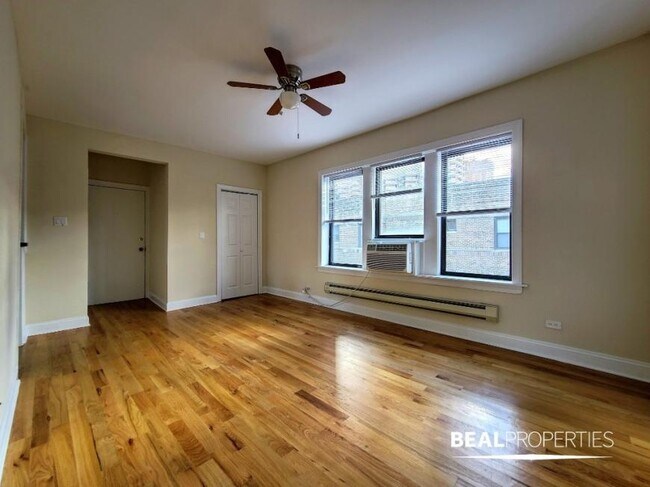 Building Photo - 1 bedroom in CHICAGO IL 60613