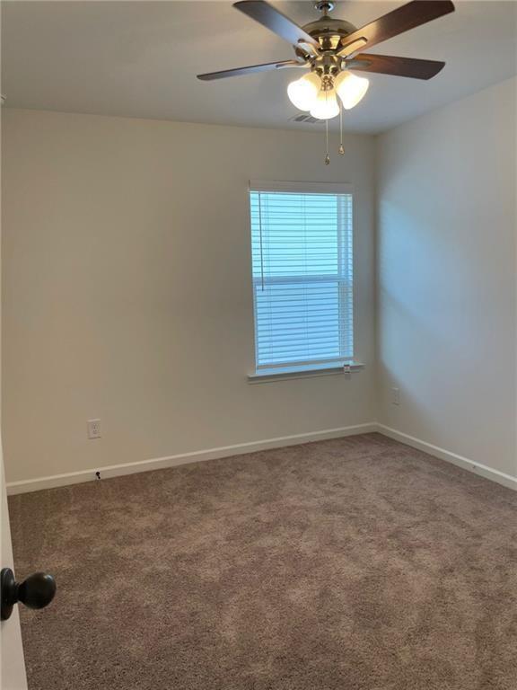 Building Photo - 31 Pineview Dr