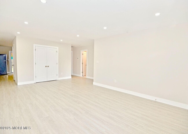 Building Photo - 168 Esmeralda Ct