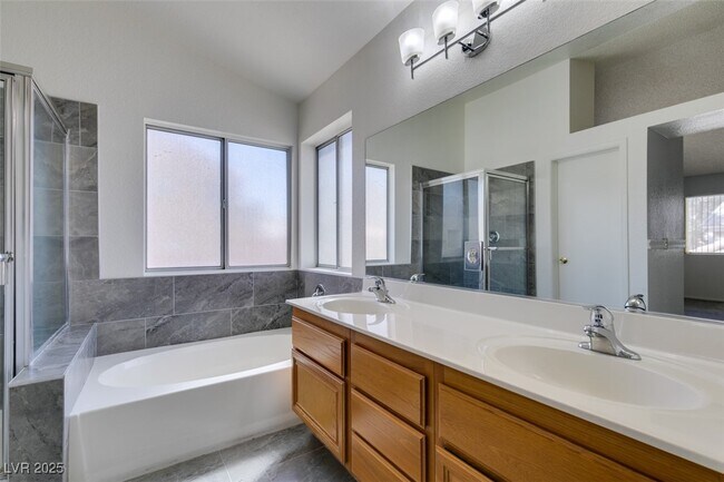 Building Photo - 1101 E Adelman Dr