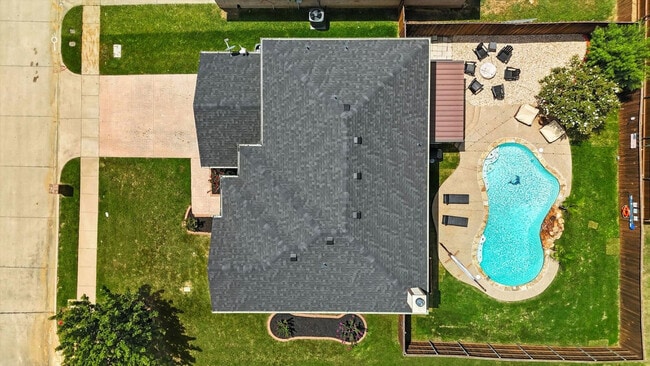 Building Photo - 2516 Castle Pines Dr