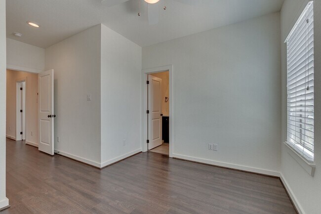 Building Photo - 3119 Greene Ave