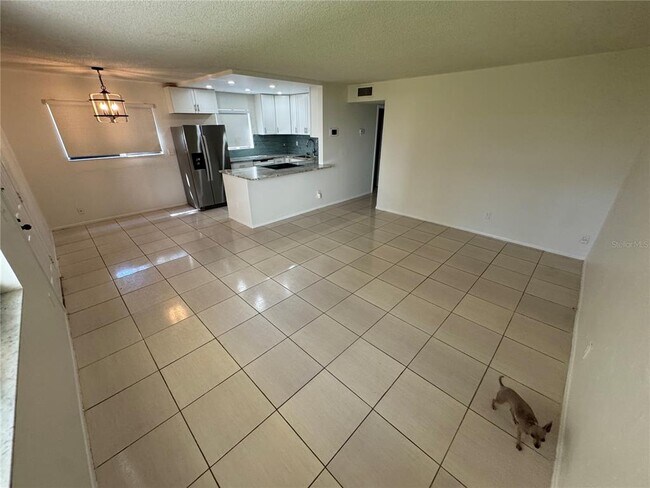 Building Photo - 3300 Fox Chase Cir