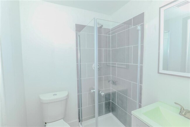 Building Photo - 1026 Lynhurst Dr SW