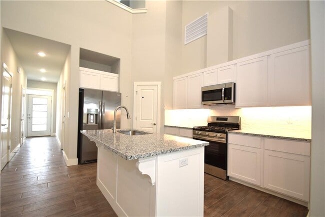 Building Photo - 481 Amethyst Rd