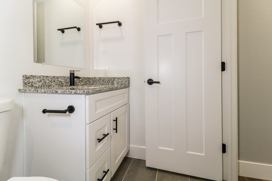 Building Photo - 3865 W Gaby Rd