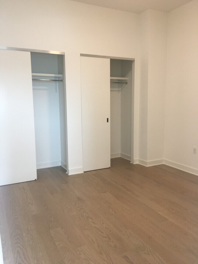 Building Photo - 1650 Silver Hill Dr