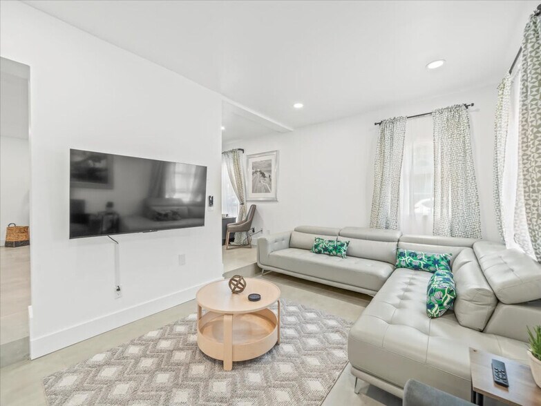 Building Photo - 3811 River Grove Ct