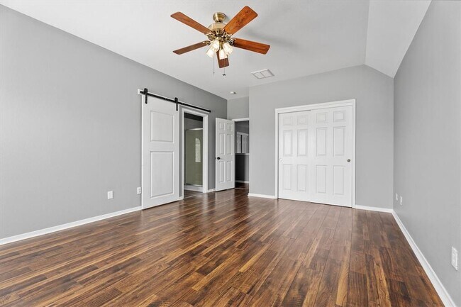 Building Photo - 7322 Foxbrook Dr