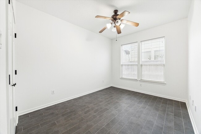 Building Photo - 1727 Aden Dr