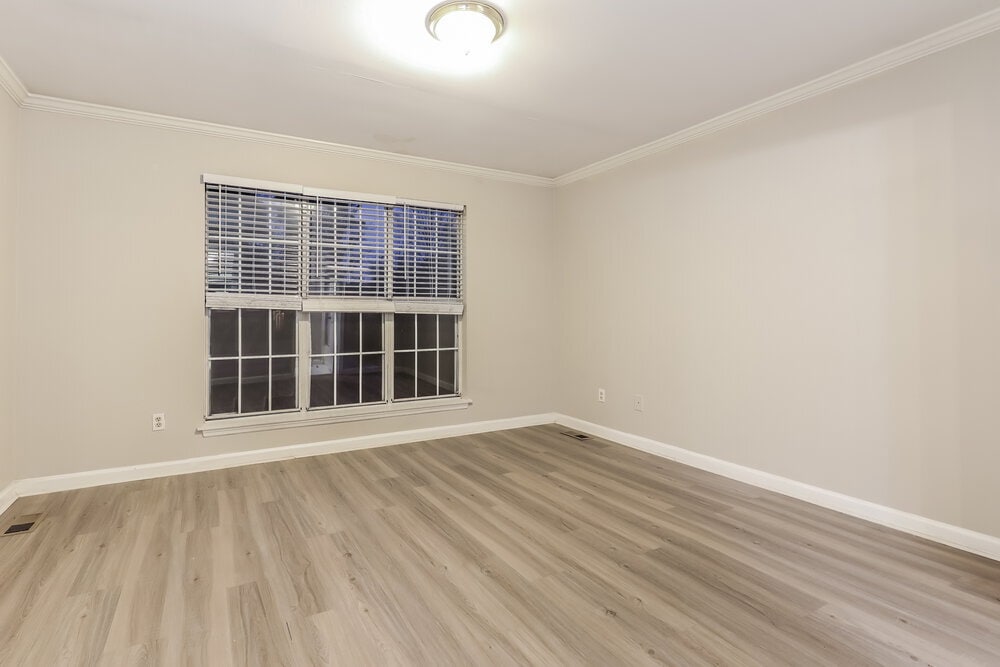 Building Photo - 403 Streamview Ln