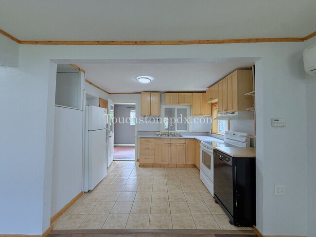Building Photo - 5660 SE 125th Ave