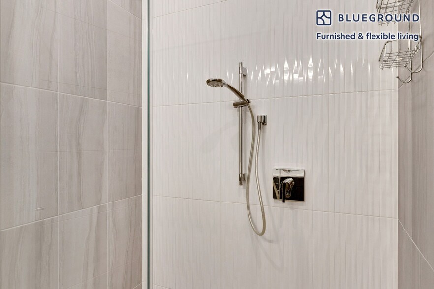 Building Photo - 812 W Adams St