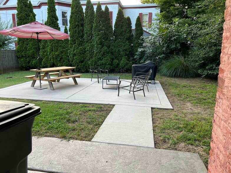 Patio - 105 E Gowen Ave