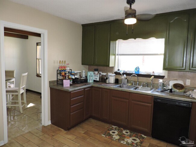 Building Photo - 435 Belle Chasse Dr