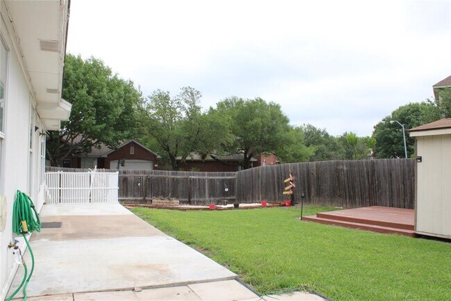 Building Photo - 16205 Glorious Ln