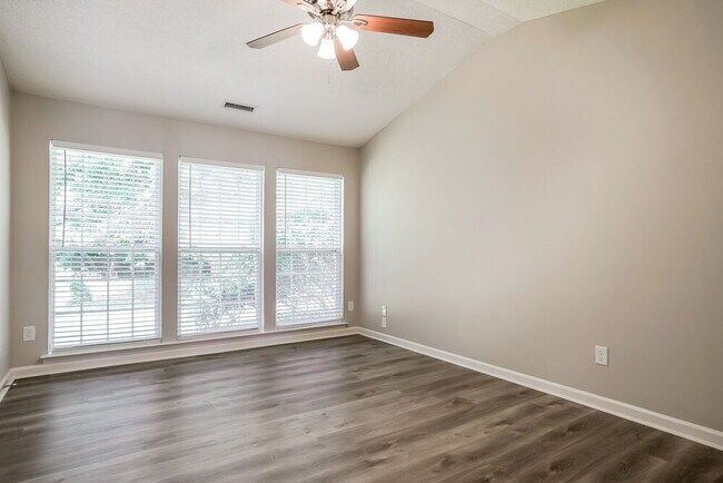 Building Photo - 204 Yellow Jasmine Path