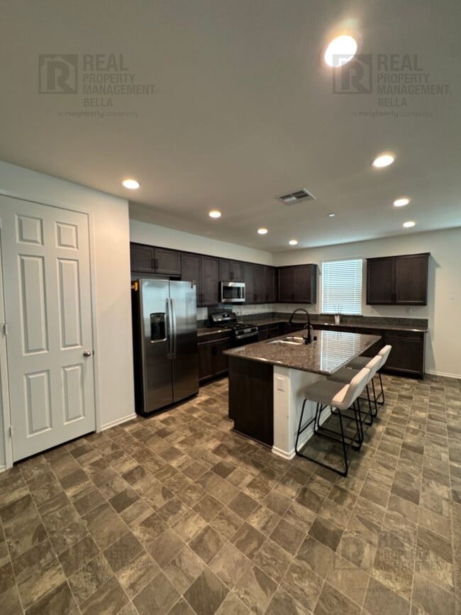 Building Photo - Beautiful 3 Bed, 2 Bath Single-Story Home in McSweeny Farms with Open-Concept Living