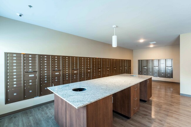 Building Photo - 2023 N Broadmoor Ave