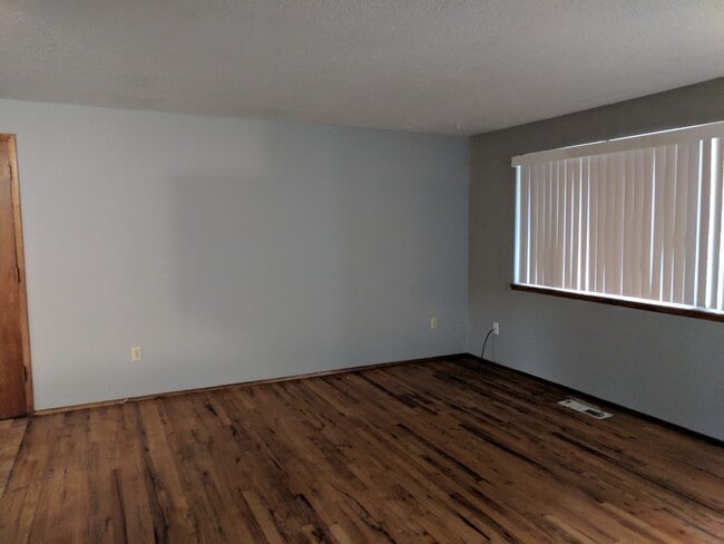 Building Photo - 3 bedroom Ranch style Home near Gresham