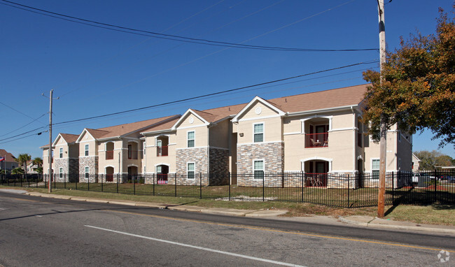 Building Photo - Taylor Heights