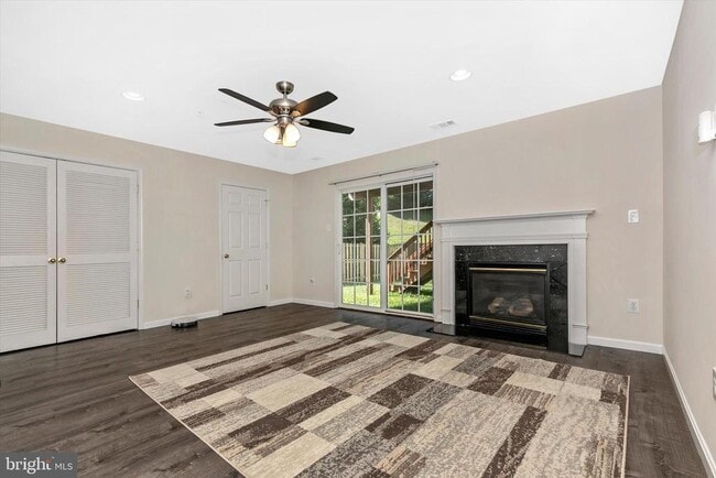 Building Photo - 1742 Trestle St