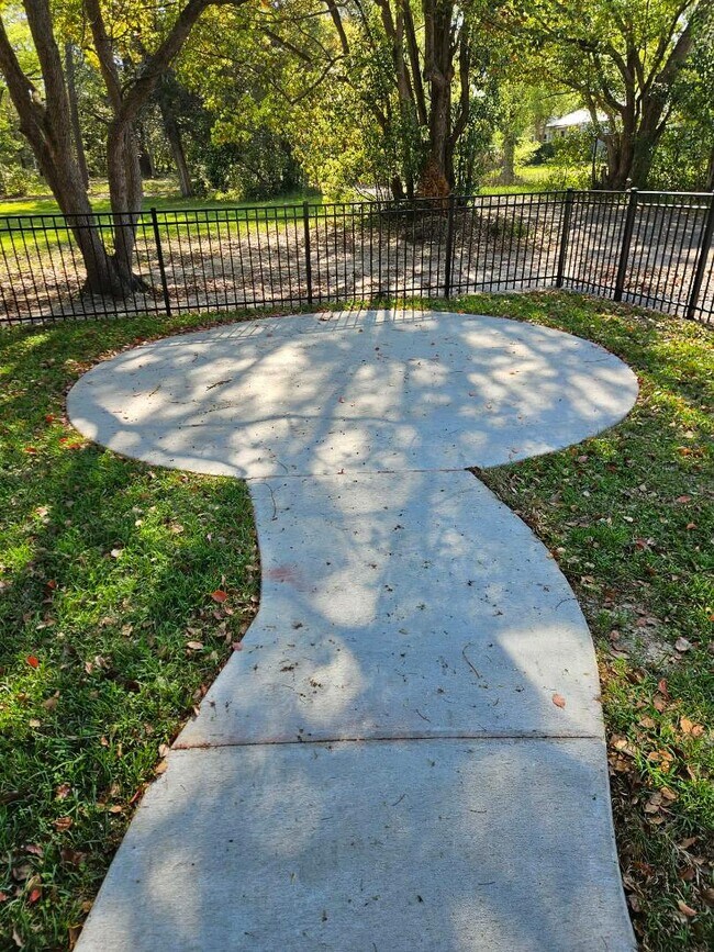 Building Photo - 152 E Orange St