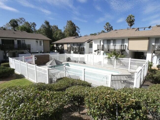 Building Photo - *Available NOW  in La Habra!*