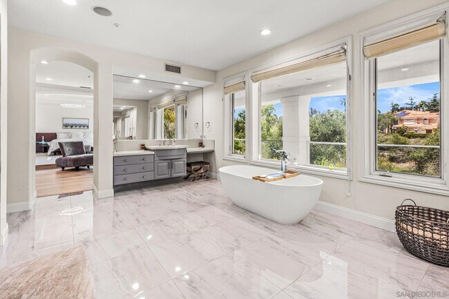 Building Photo - 6704 Rancho Lakes Ct