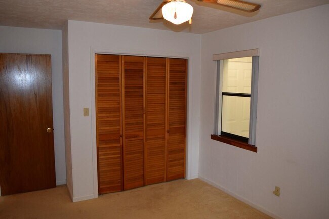 Building Photo - 333 Gawain Ct