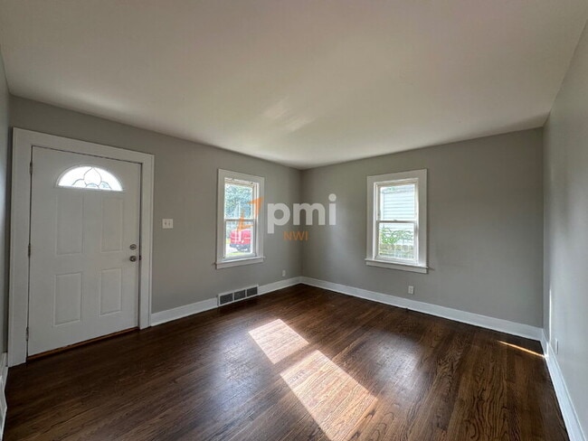 Building Photo - 7414 Tapper Ave