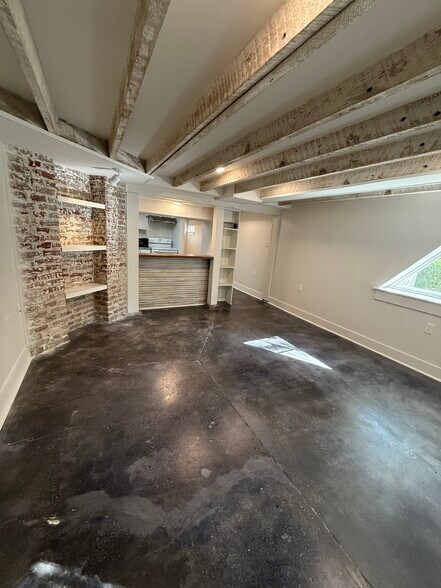 Building Photo - 7903 Plum St