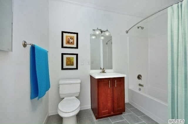 Building Photo - 479 Front St