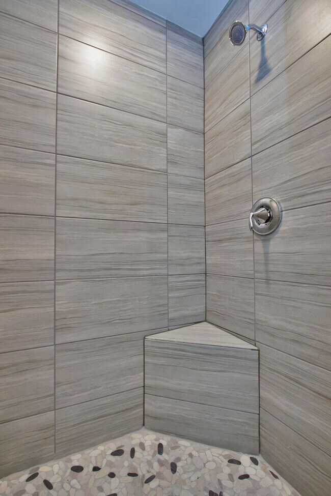 Building Photo - 729 C. Escondida