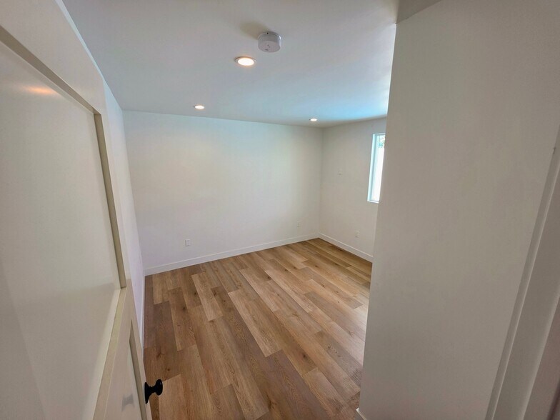 Building Photo - 14929 Titus St